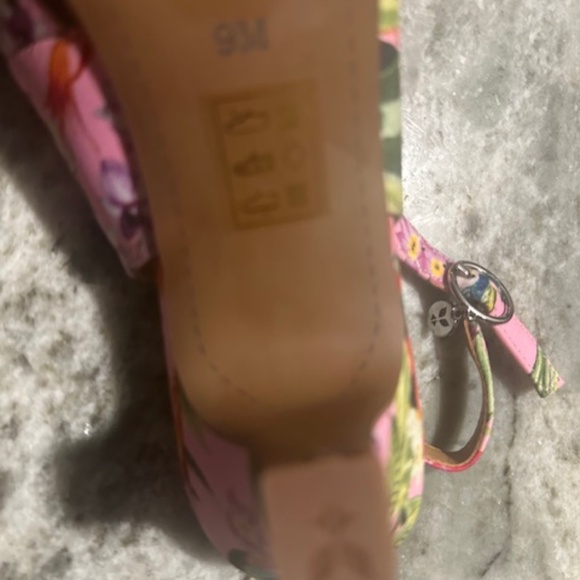 J Renee Pink Floral Bow Pattern Singback Shoe. BRAND NEW NEVER WORN!!! Size 9 M - Picture 15 of 16